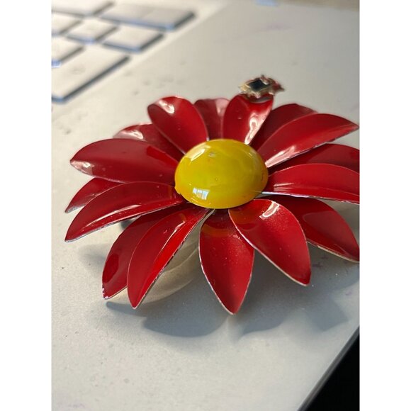 Vintage Weiss Red Daisy Brooch With Ladybug Accent - Picture 4 of 5